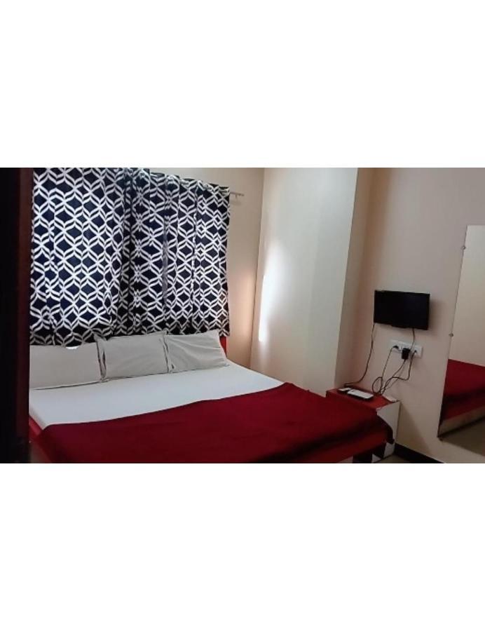 Hotel Adarsh, Удджайн Екстер'єр фото