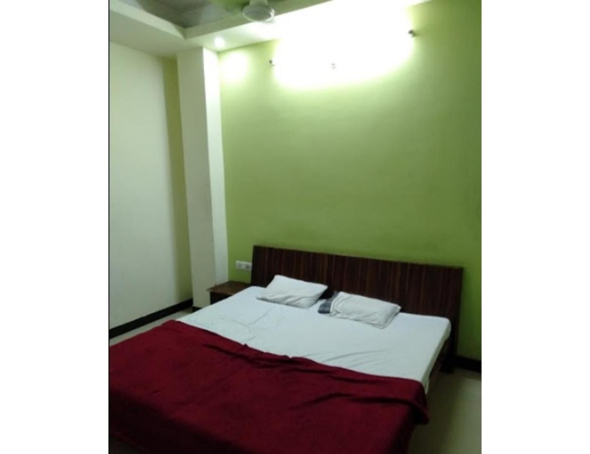 Hotel Adarsh, Удджайн Екстер'єр фото